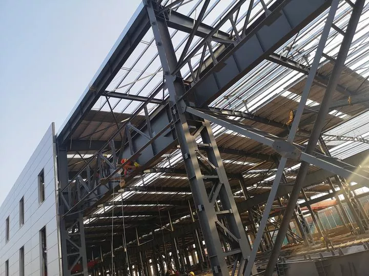 8 Napredna tehnička pitanja o projektovanju čelične konstrukcije i analizi kvarova