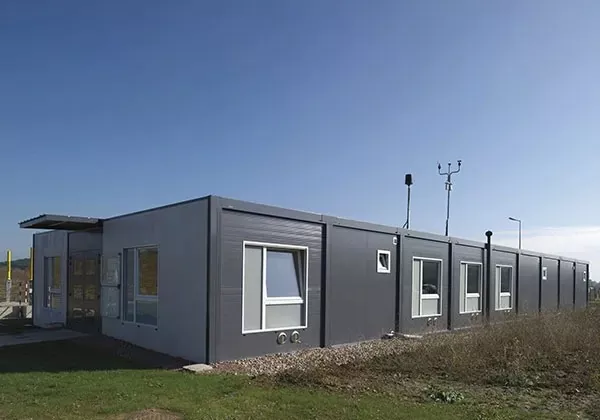 Ured za slaganje montažnih čeličnih kontejnera